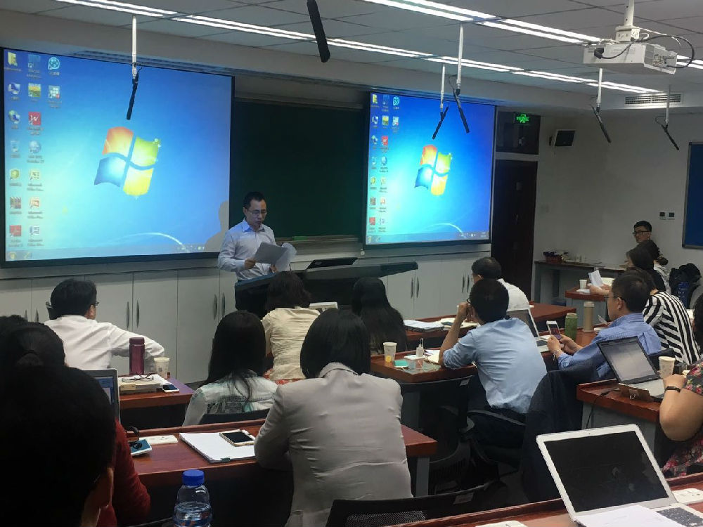 商学院召开习近平总书记在威尼斯432888cam讲话精神学习会议
